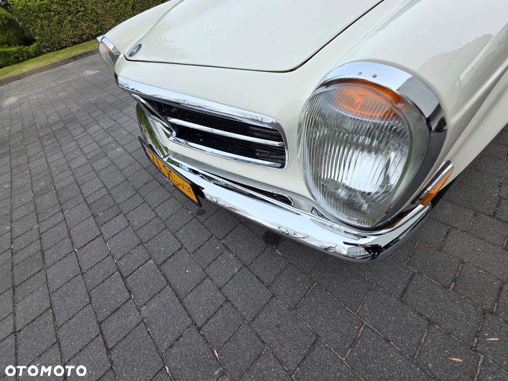 Mercedes-Benz SL - 14