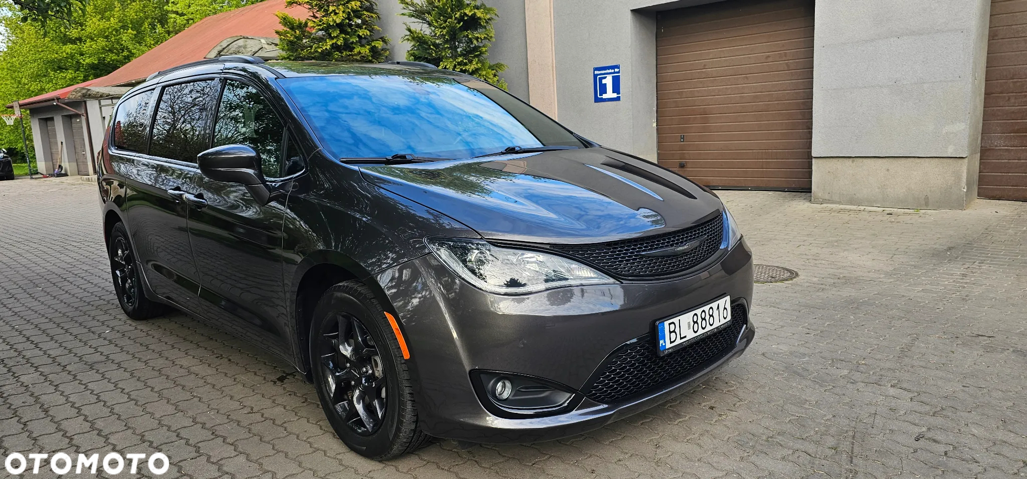 Chrysler Pacifica - 9