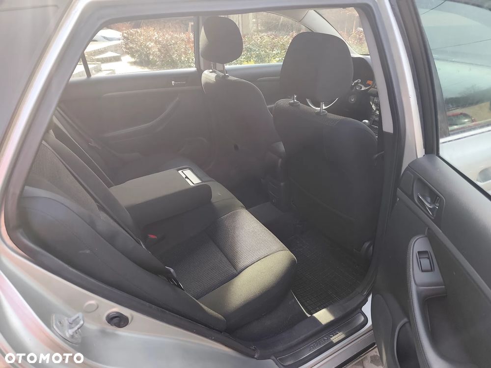 Toyota Avensis 2.0 D-4D Travel - 6