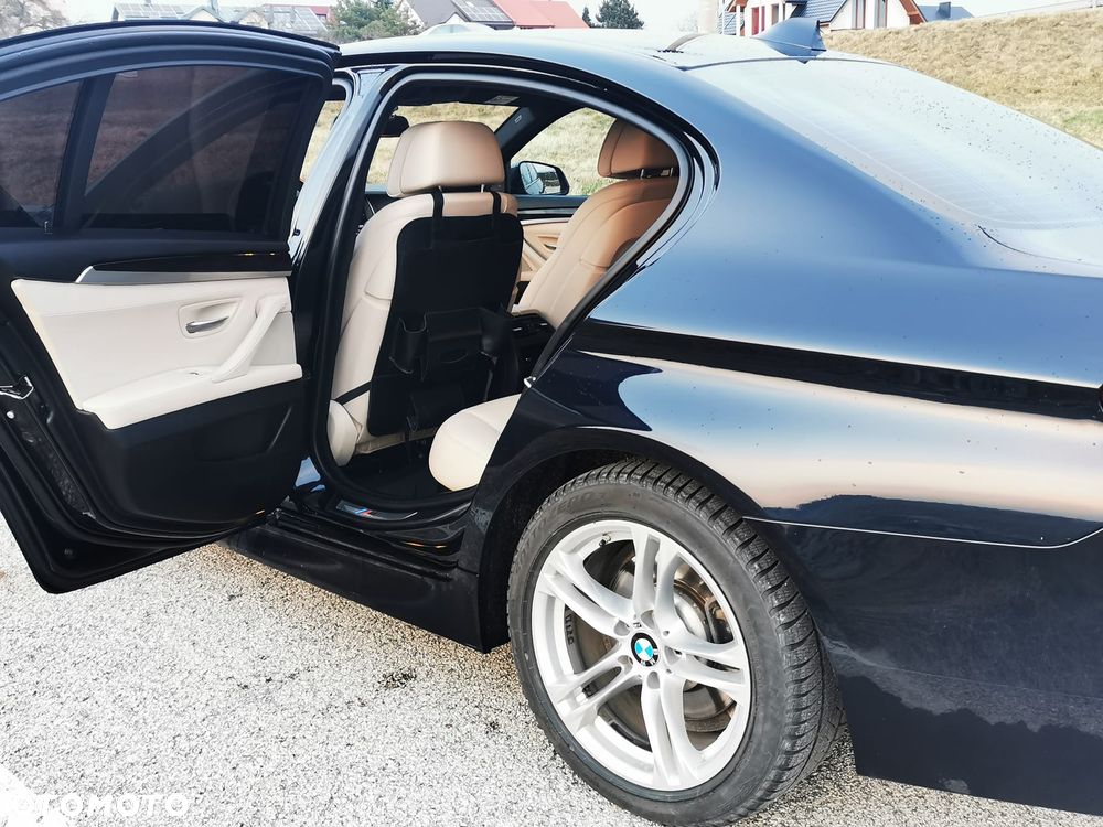 BMW Seria 5 525d xDrive - 8