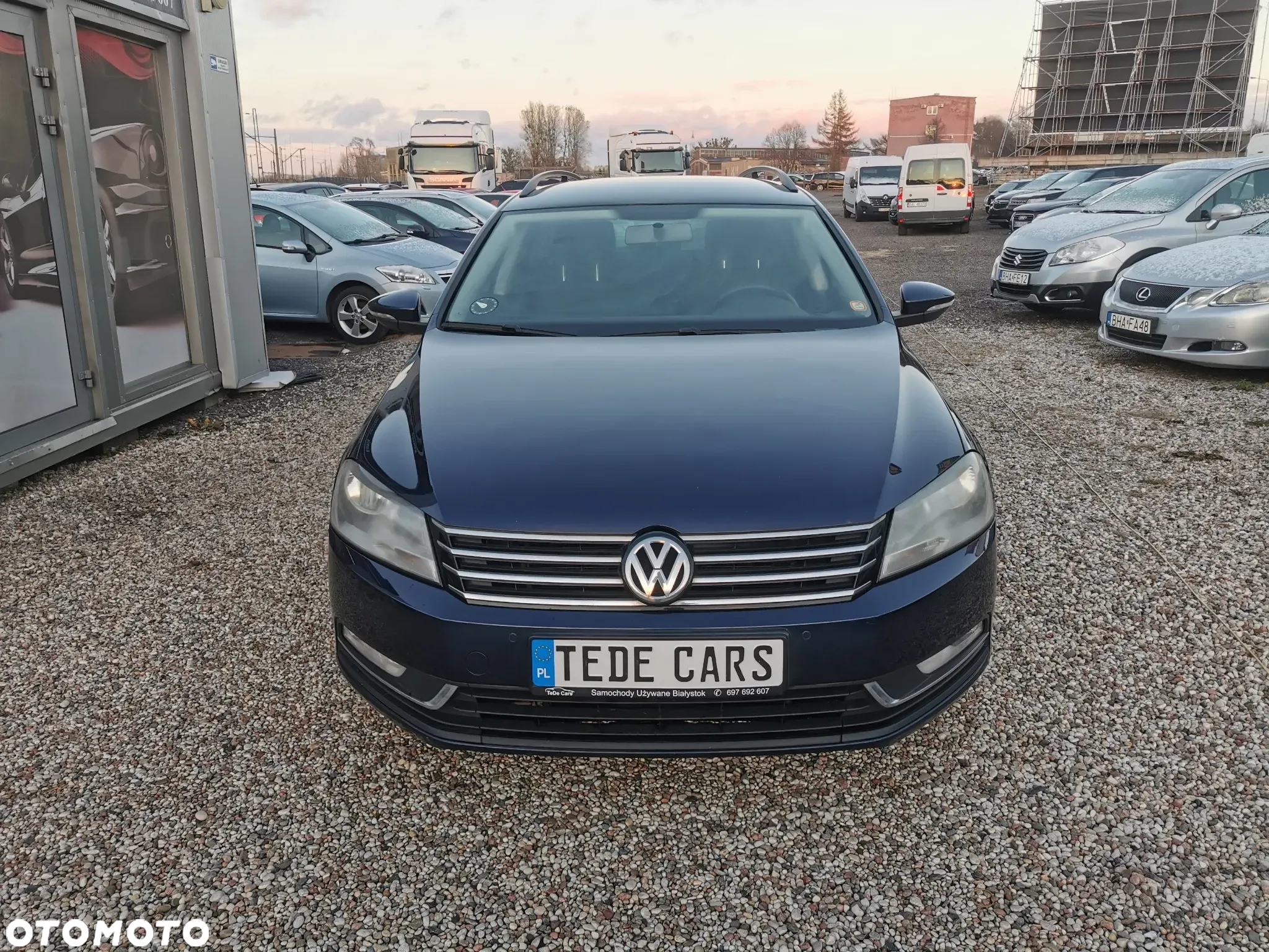Volkswagen Passat - 8