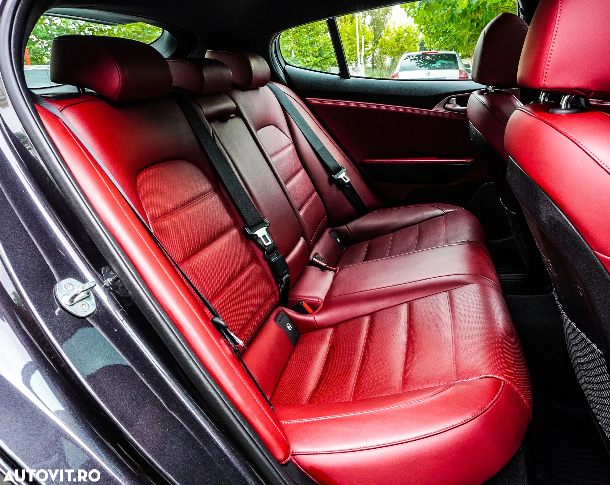 Kia Stinger 3.3 T-GDI AWD GT - 18