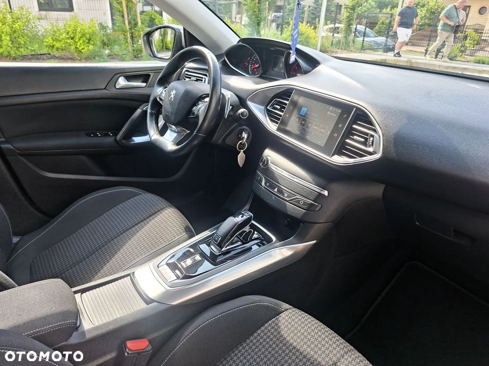 Peugeot 308 BlueHDi FAP 130 EAT8 Stop & Start Allure - 10