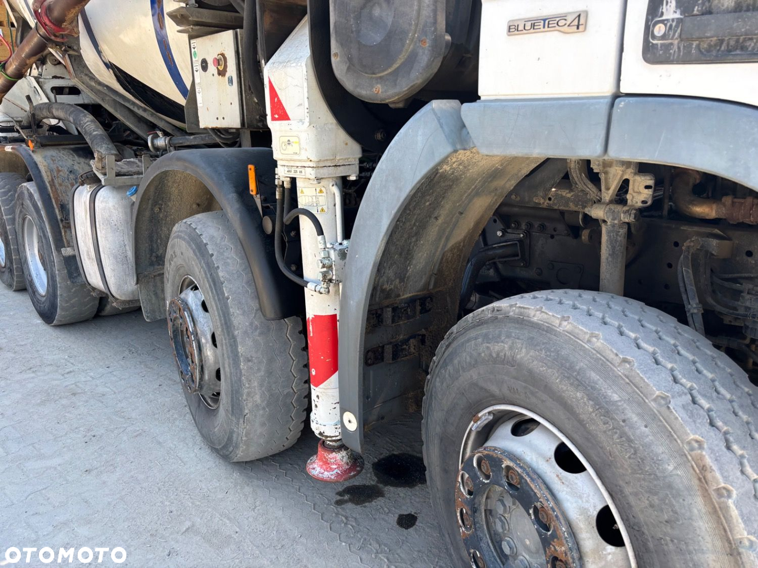 Versalift Actros 4141B 8X4 + Cifa Mk 28.4 - 39