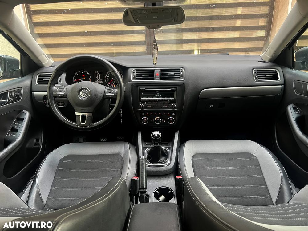 Volkswagen Jetta 1.6 TDI CR DPF Highline - 23