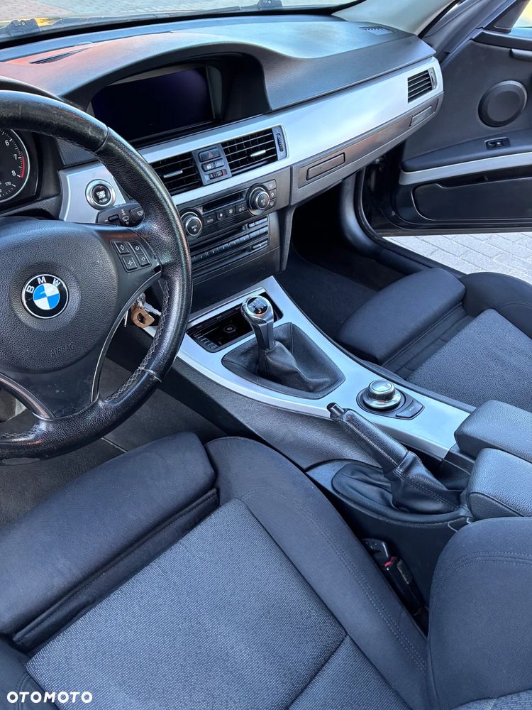 BMW Seria 3 325i - 17