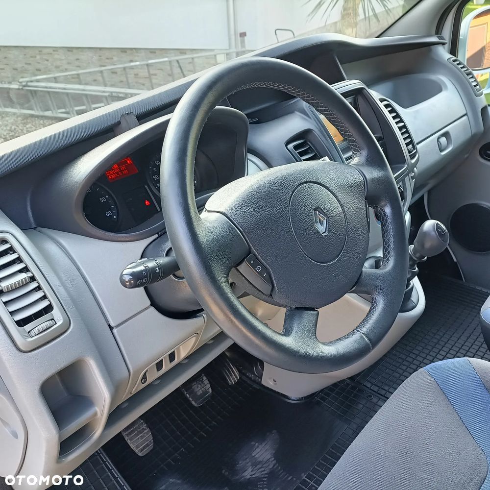 Renault Trafic II - 11