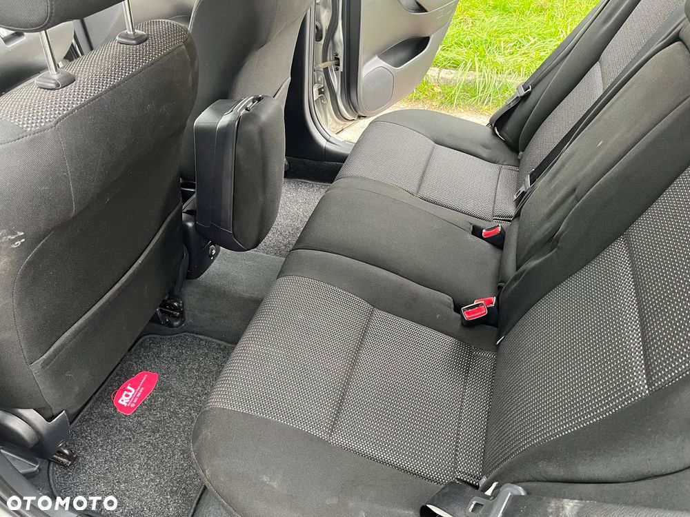 Toyota Avensis 2.2 D-4D Prestige - 20