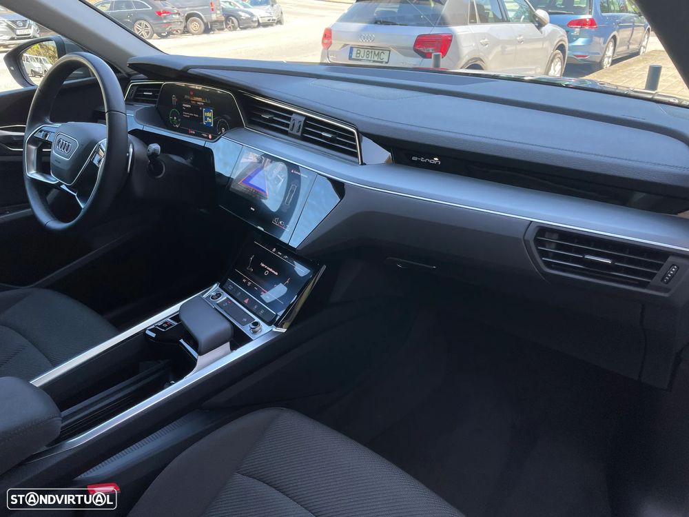 Audi Q8 e-Tron 55 quattro Advanced - 37