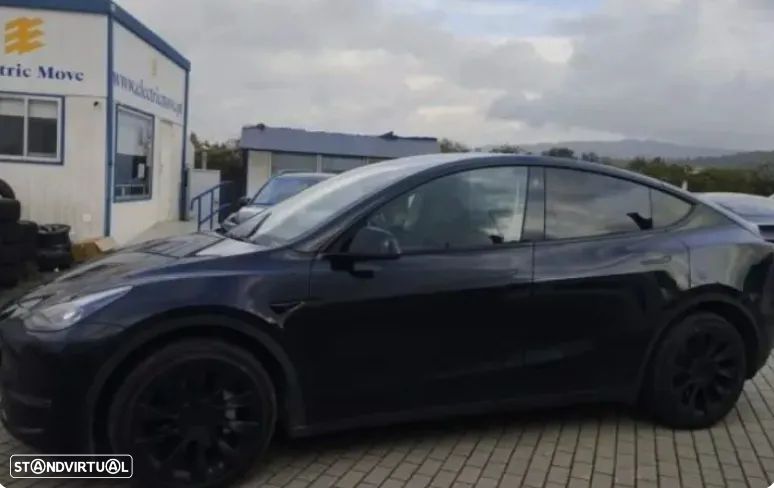 Tesla Model Y RWD - 1