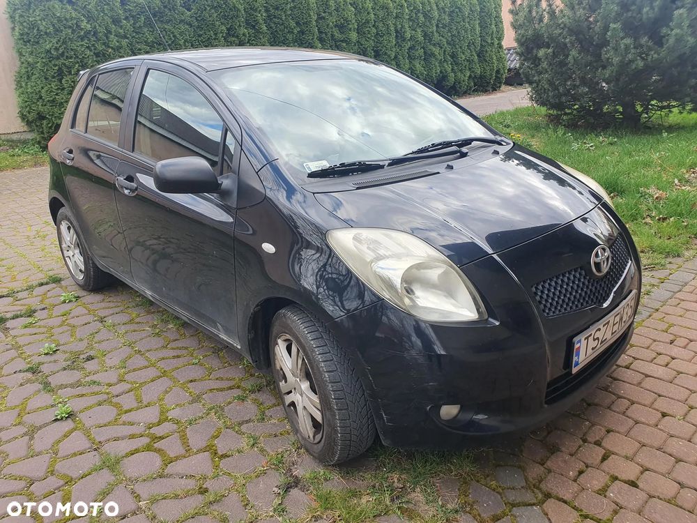 Toyota Yaris - 1