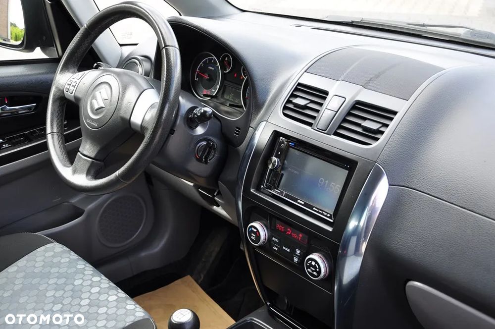 Suzuki SX4 1.6 Comfort Plus 4WD - 27