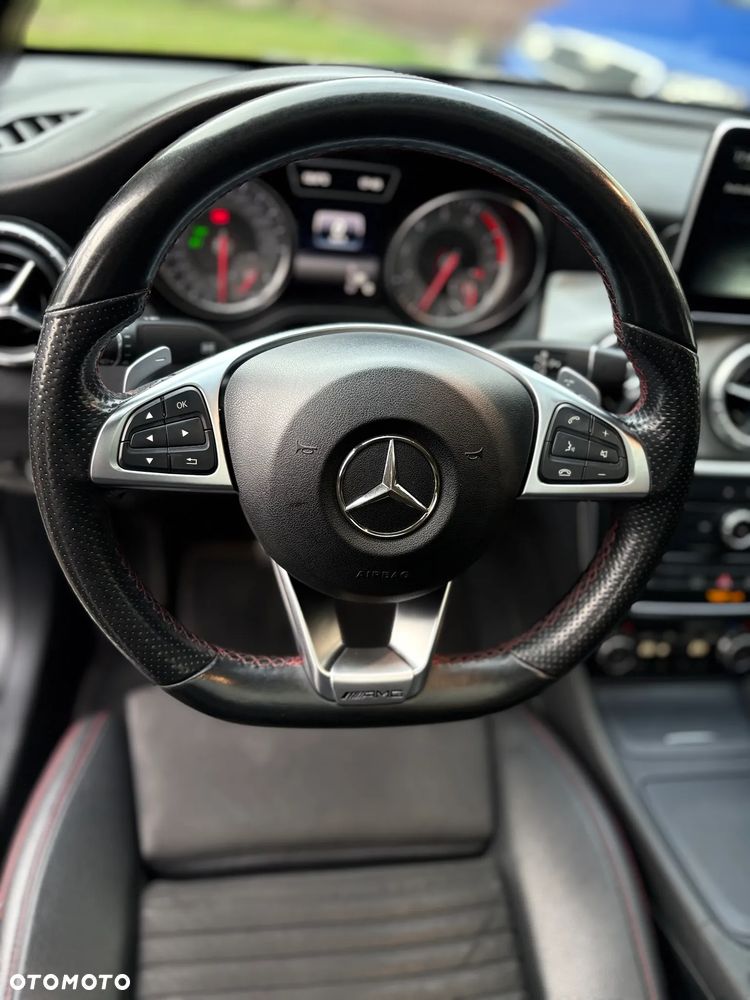 Mercedes-Benz CLA 250 4-Matic AMG Line - 12