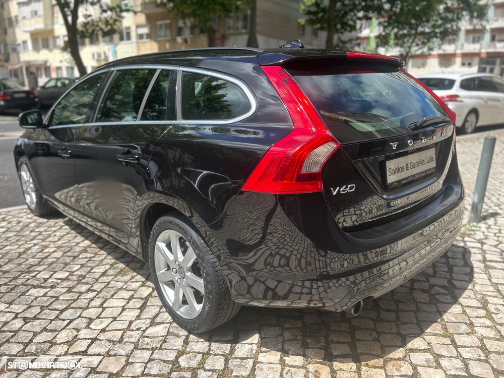 Volvo V60 2.0 D3 Momentum - 8