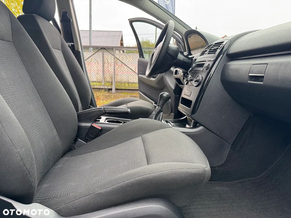 Mercedes-Benz Klasa A 160 BlueEFFICIENCY - 27