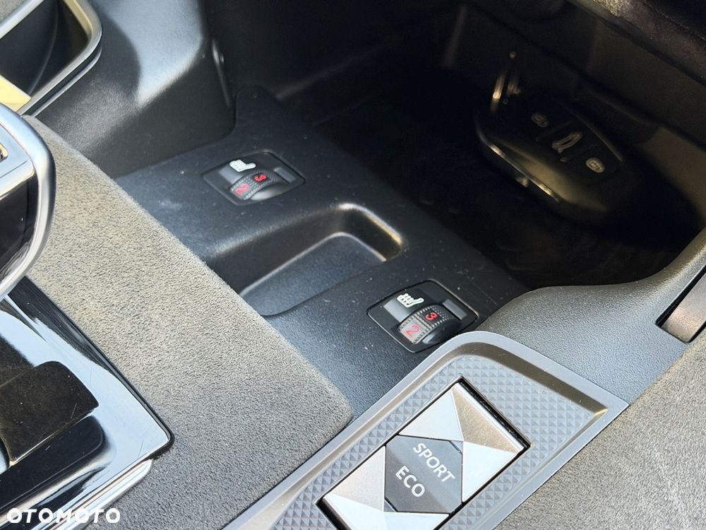 DS Automobiles DS 7 Crossback 1.6 PureTech Performance Line + - 14