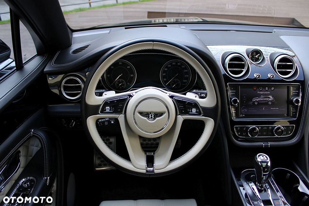 Bentley Bentayga - 19