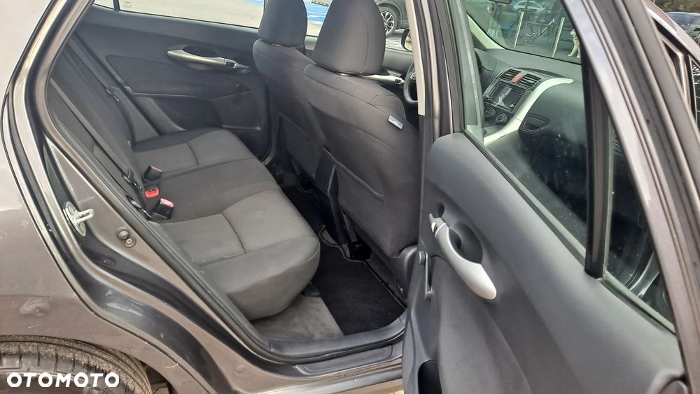 Toyota Auris 1.4 D-4D 2010 - 10