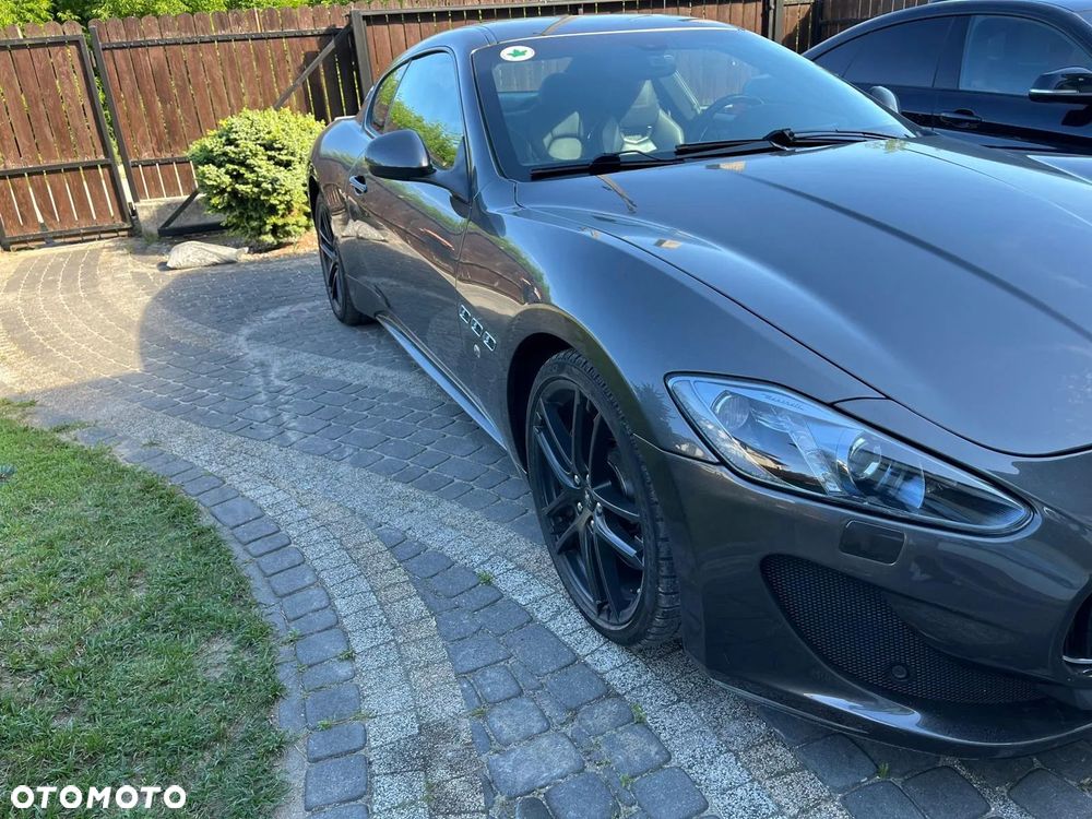 Maserati GranTurismo S Automat - 2