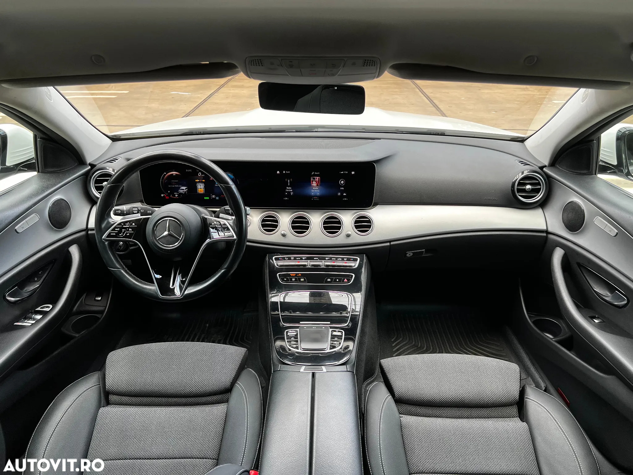 Mercedes-Benz E 220 d T 9G-TRONIC Avantgarde - 11