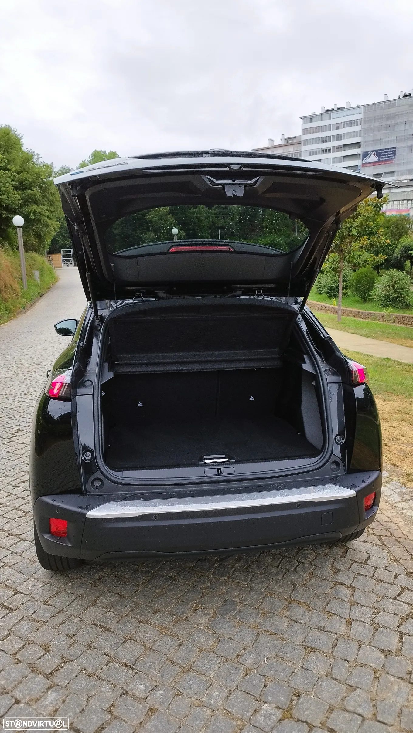 Peugeot e-2008 50 kWh GT Pack - 19