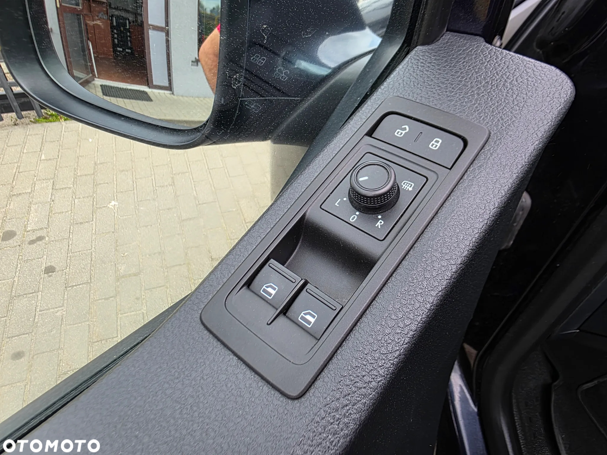 Volkswagen Caravelle 2.0 TDI L2 Comfortline - 18