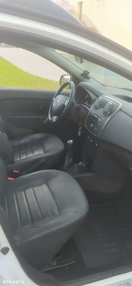Dacia Logan 0.9 TCE Laureate - 24