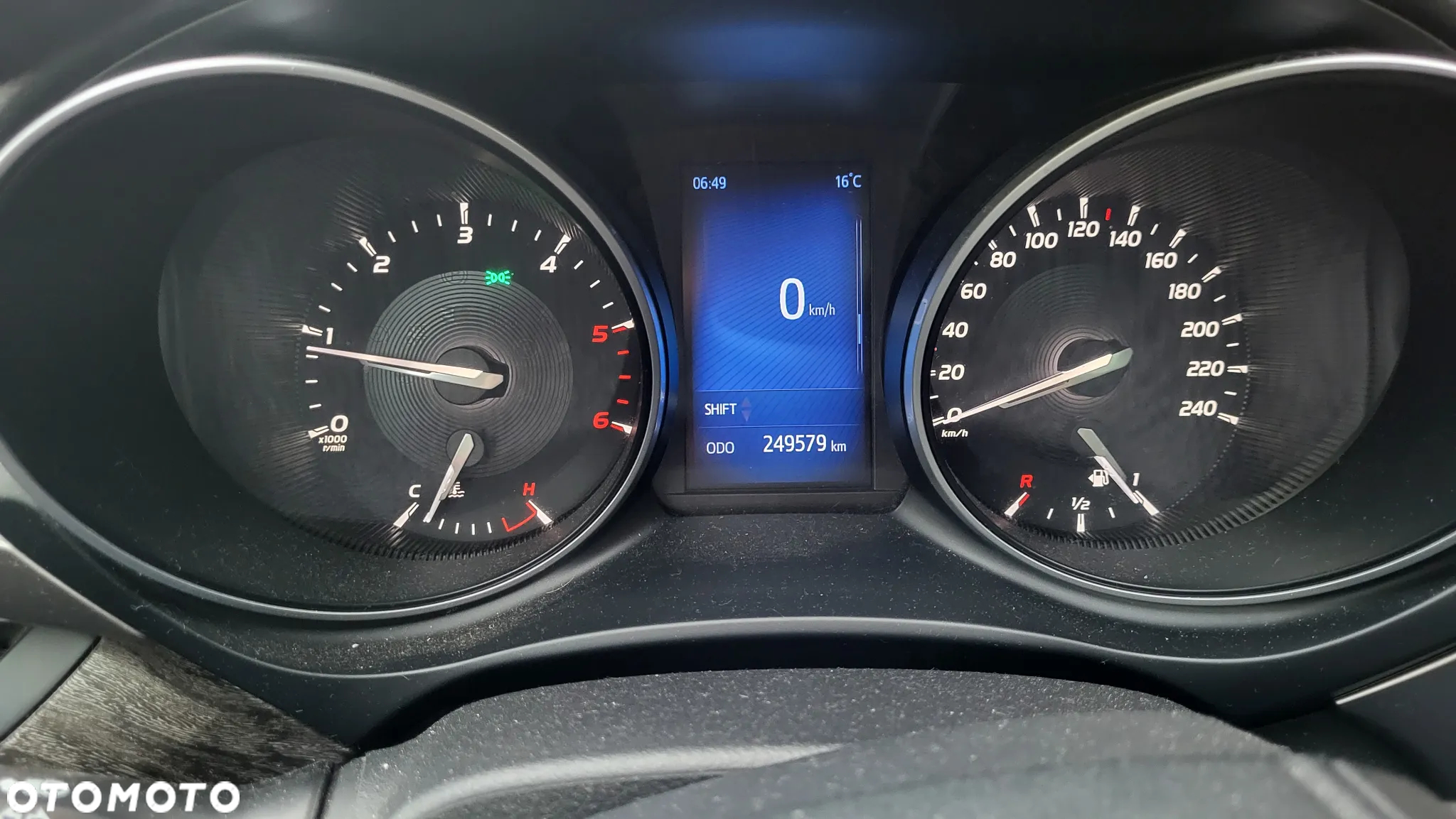 Toyota Avensis 2.0 D-4D Premium - 11