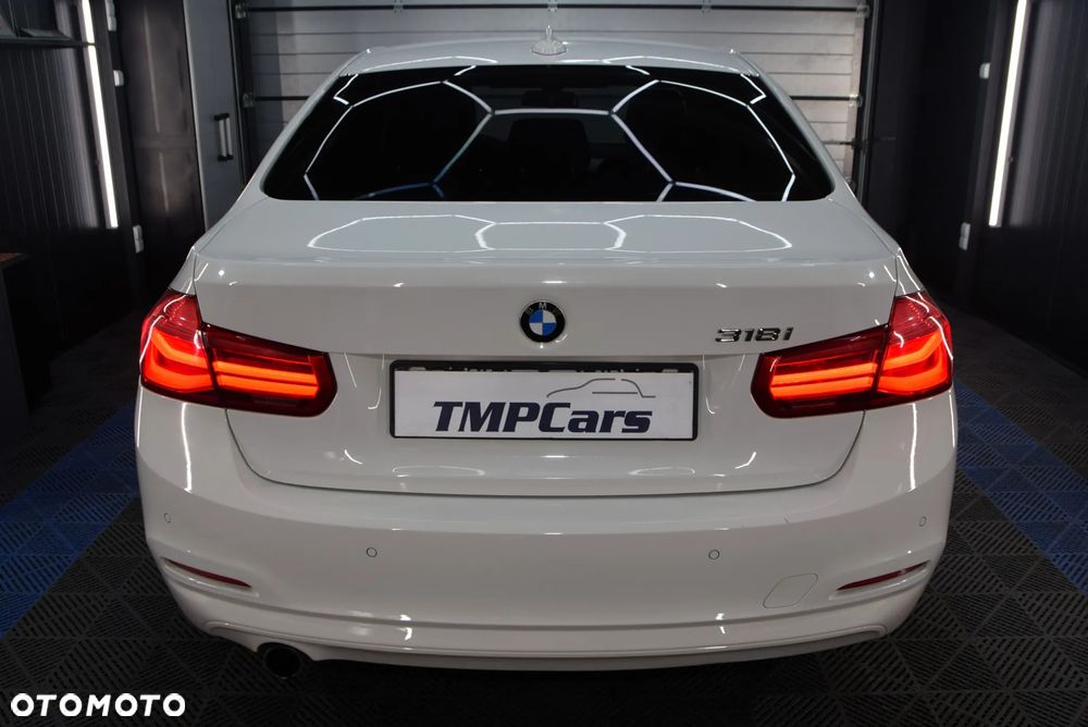 BMW Seria 3 318i - 29