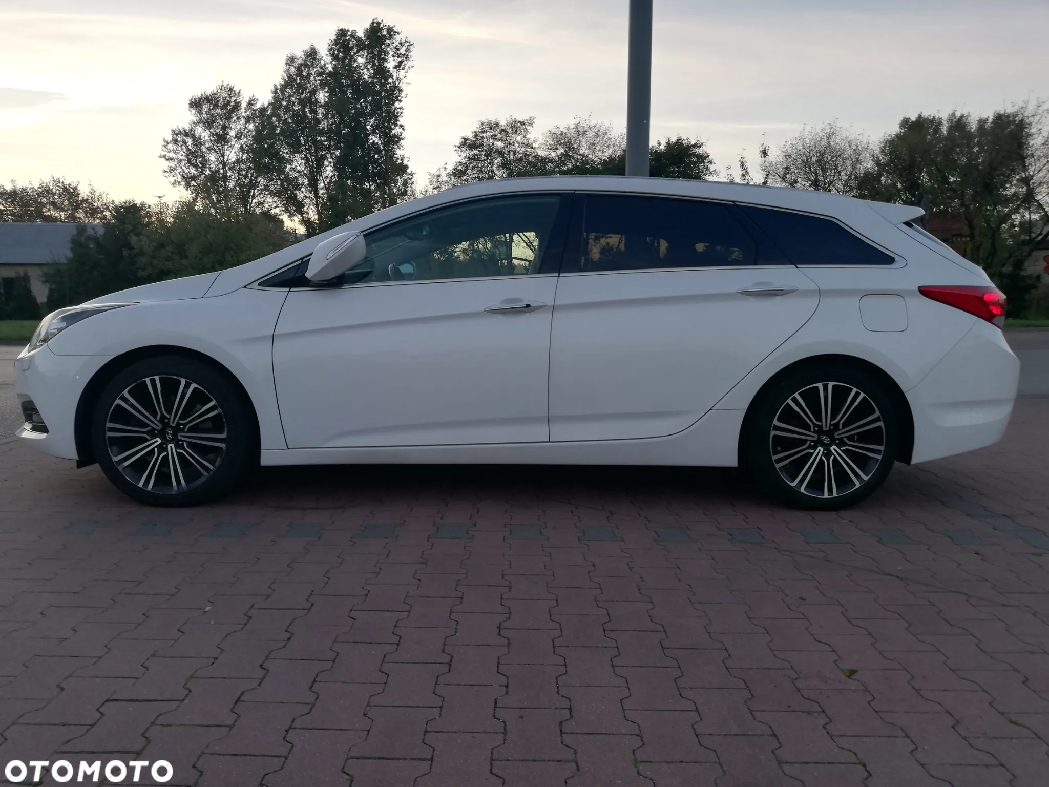 Hyundai i40 Kombi 1.7 CRDi Premium - 9