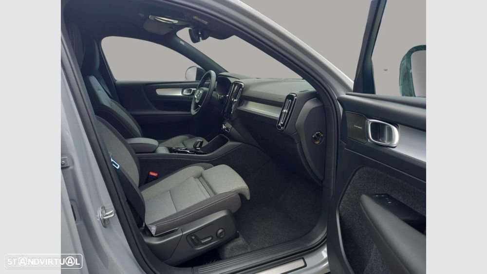 Volvo XC 40 2.0 B3 Plus Dark - 12
