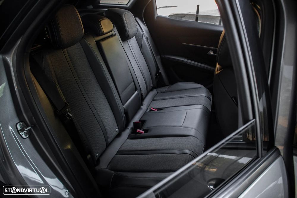 Peugeot 3008 225 e-EAT8 Allure Pack - 29