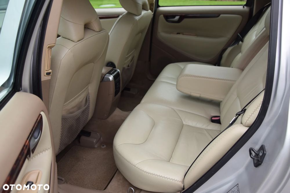 Volvo V70 2.5T AWD Summum - 19