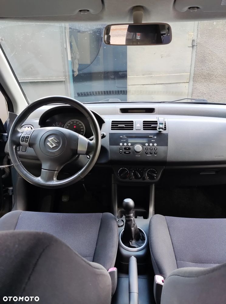 Suzuki Swift 1.3 Comfort dance - 12