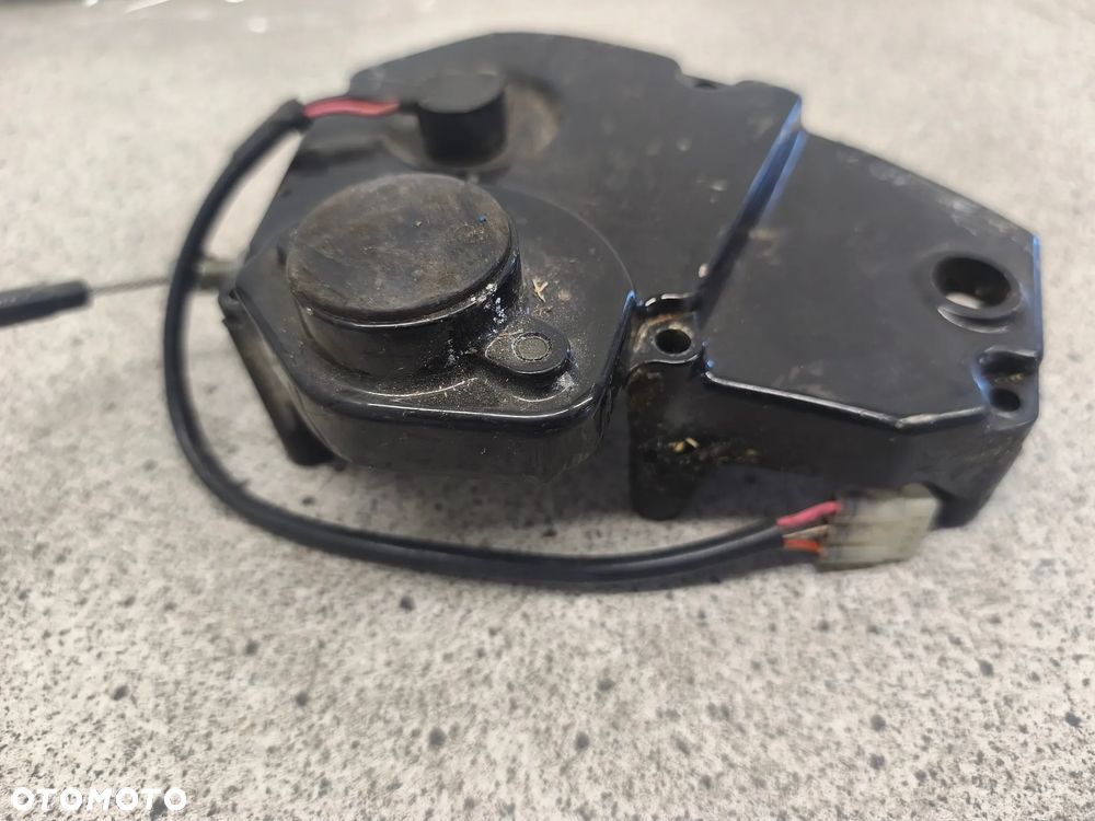 Dekiel, osłona zębatki, pokrywa Suzuki GSXR 750 GSX-R 750 - 3