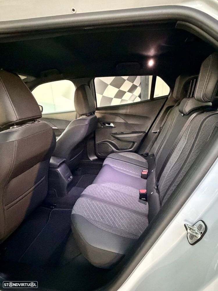 Peugeot 2008 1.2 Hybrid Allure e-DCS6 - 13