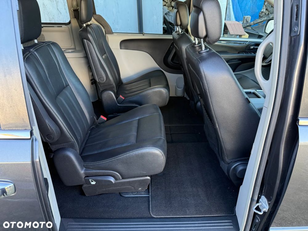 Chrysler Town & Country 3.6 Touring - 12