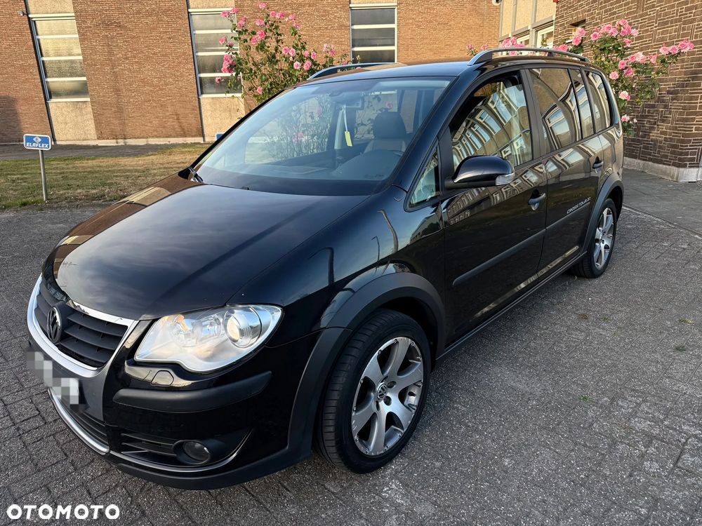Volkswagen Touran 1.4 TSI DSG Cross - 4