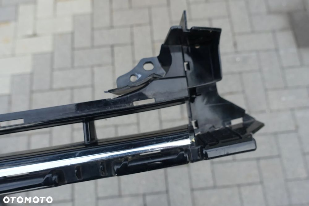 KRATKA ŚRODKOWA ZDERZAKA AUDI A6 C7 LIFT 14-18r. A6 C8 18r.- SLINE ALLROAD - 7