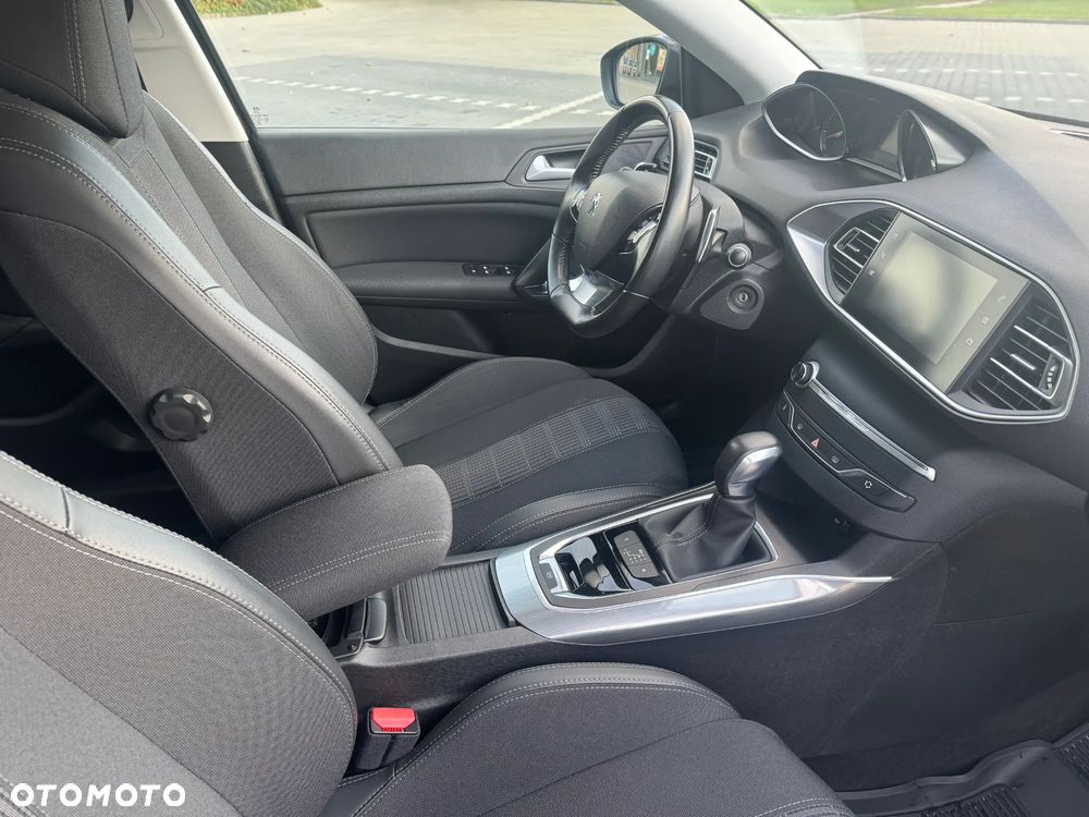 Peugeot 308 1.5 BlueHDi Allure S&S EAT6 - 10