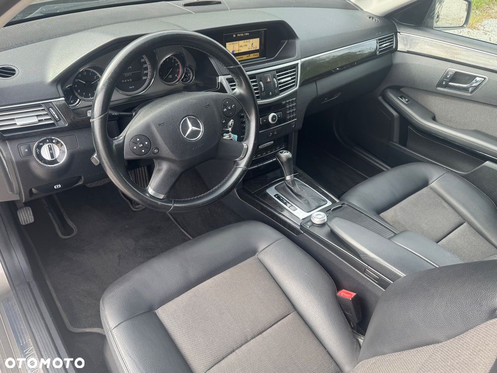 Mercedes-Benz Klasa E 250 CGI BlueEff Avantgarde - 11