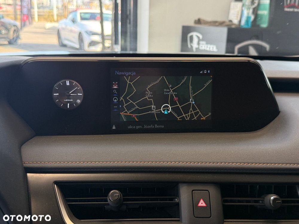 Lexus UX - 27