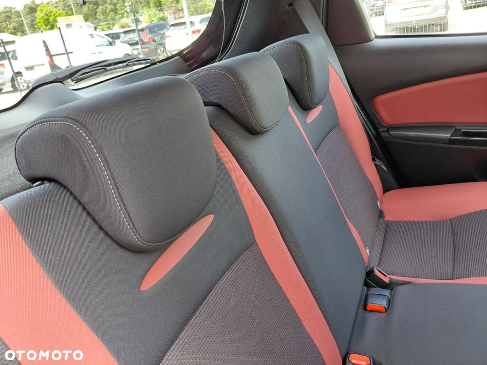 Toyota Yaris - 17