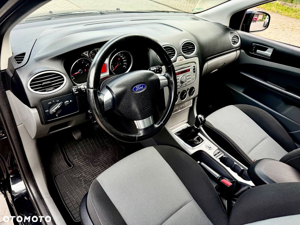 Ford Focus 1.8 Titanium - 25