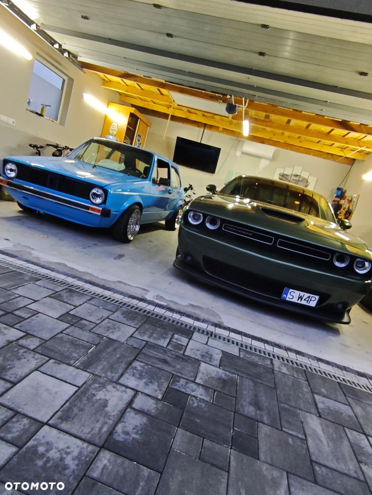 Dodge Challenger 5.7 R/T - 18