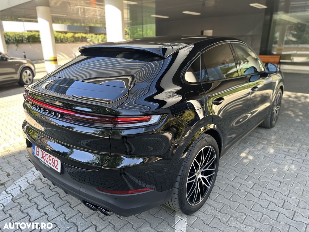 Porsche Cayenne Coupe E-Hybrid - 6