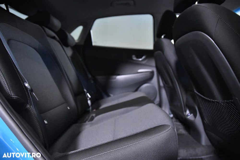 Hyundai KONA - 13