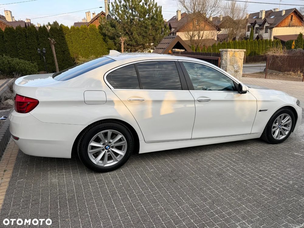 BMW Seria 5 528i Luxury Line - 3