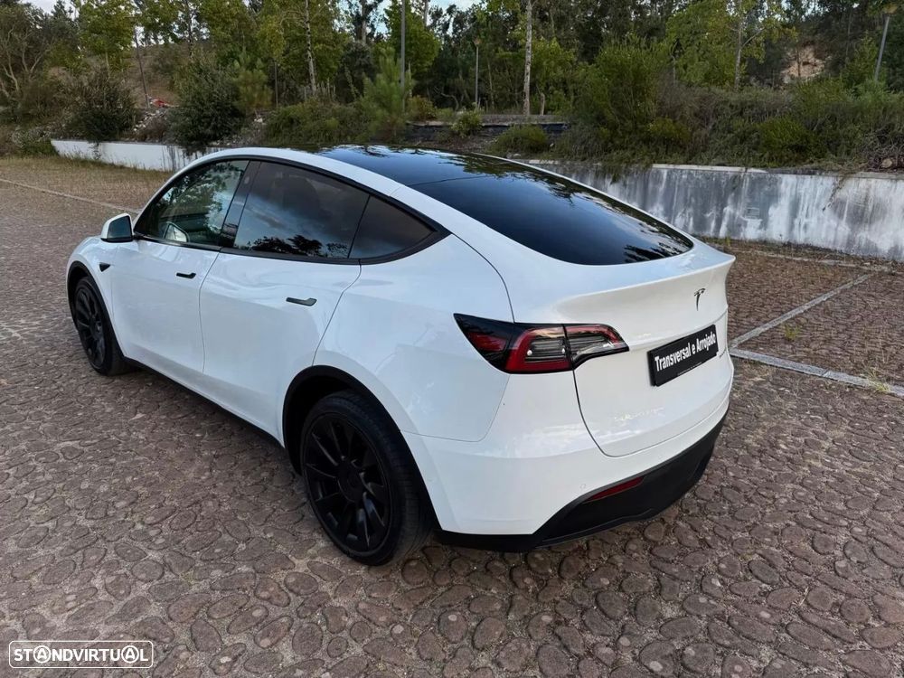 Tesla Model Y Long Range Dual Motor AWD - 15