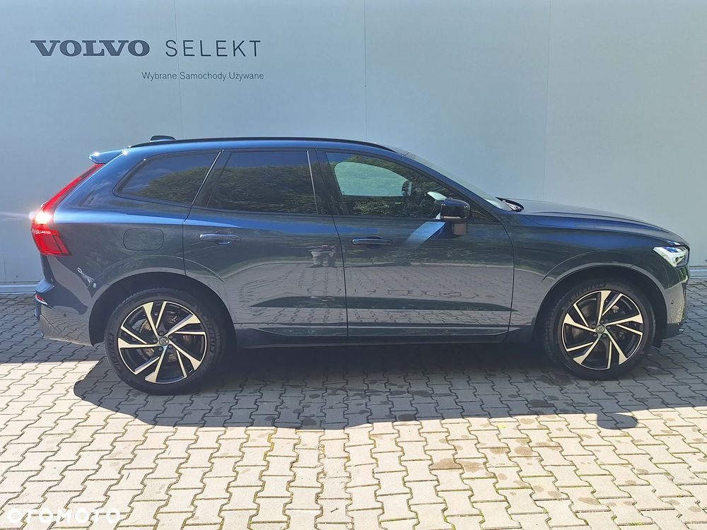 Volvo XC 60 B5 B AWD Ultimate Dark - 4
